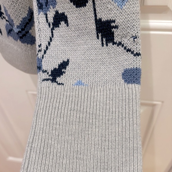 Club Monaco 100% wool blue grey floral cardigan - Picture 6 of 9